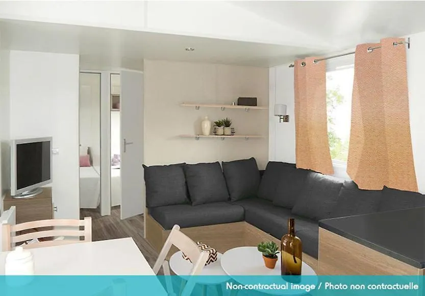 Campsite Camping Officiel Siblu Le Montourey Frejus