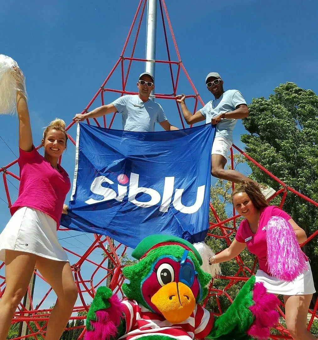 Campsite Camping Officiel Siblu Le Montourey Frejus