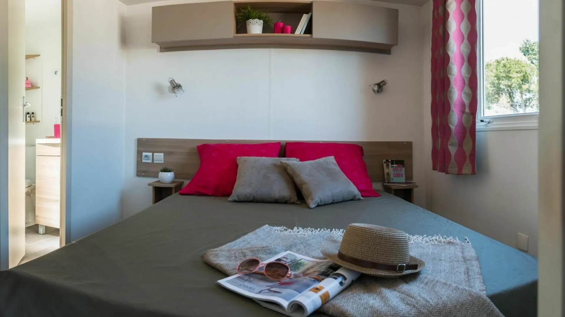 Campsite Camping Officiel Siblu Le Montourey Frejus