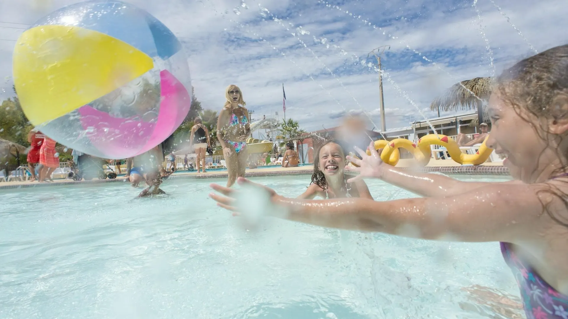 Camping Officiel Siblu Le Montourey Frejus 4*,  France