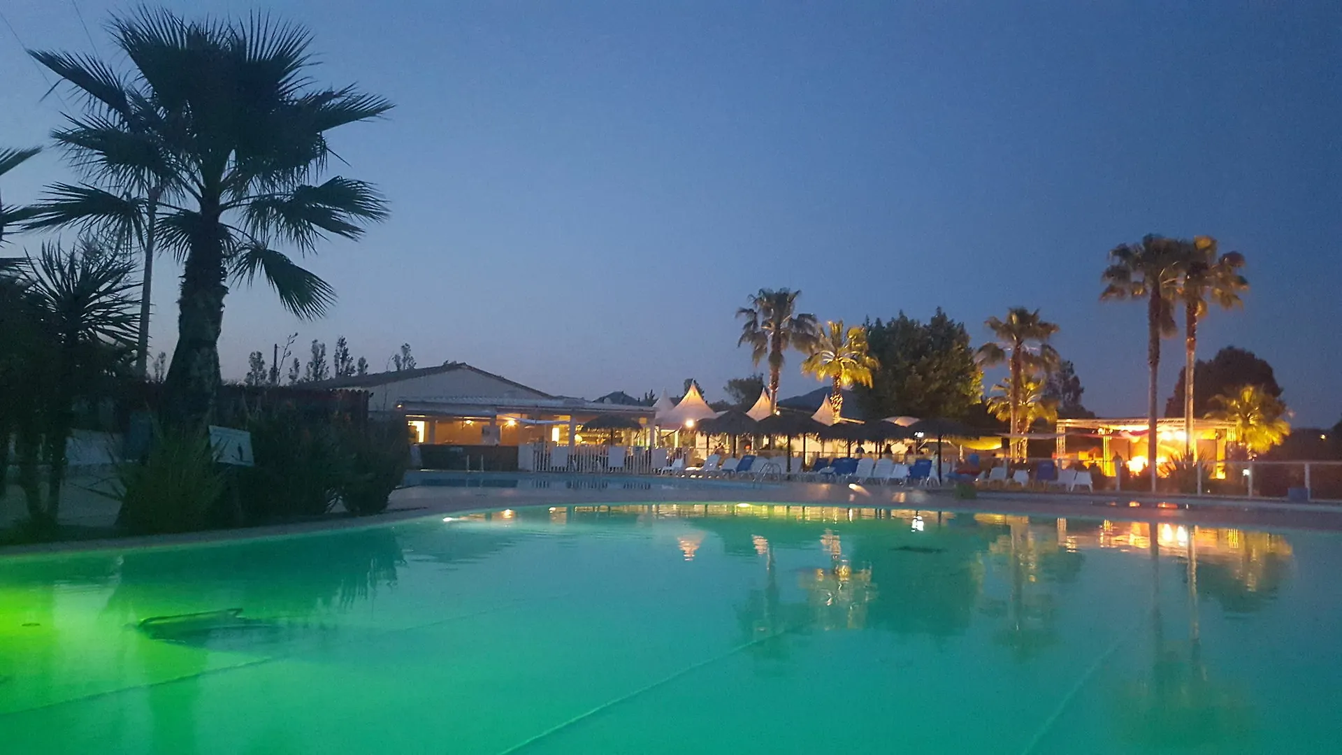 Camping Officiel Siblu Le Montourey Frejus Campsite